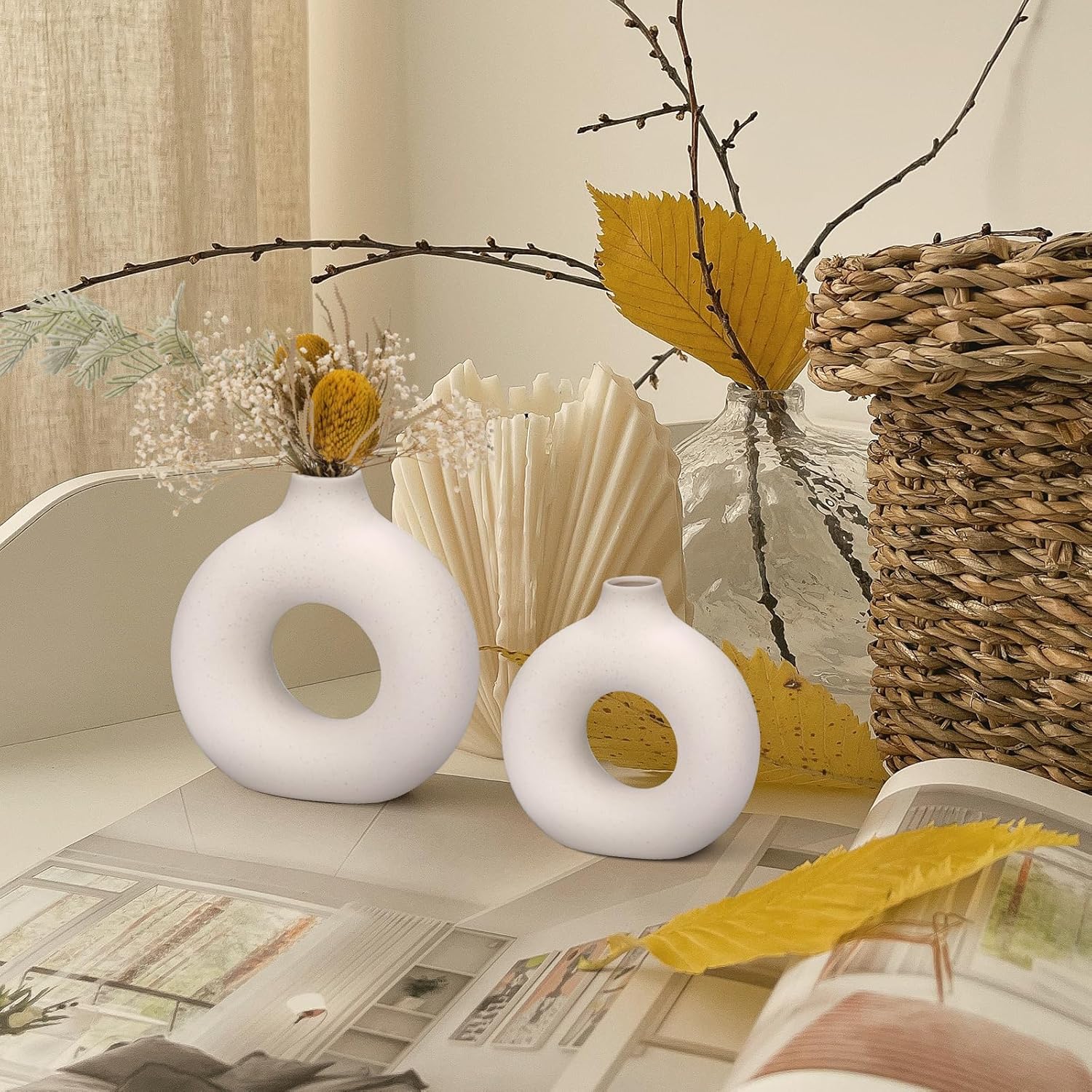 Vase Decoratif en Ceramique,Lot de 2 Vase De Forme Ronde d'art Moderne,vases en céramique en Donut Blanc pour La Décoration Salon,Chambre à Coucher,Mariage,Table à Manger,Bureau